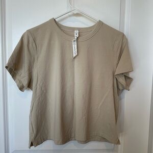 Lululemon T-Shirt